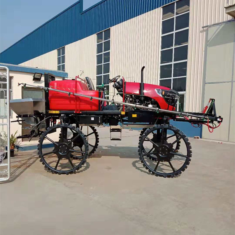 四驅(qū)自走式打藥機.jpg